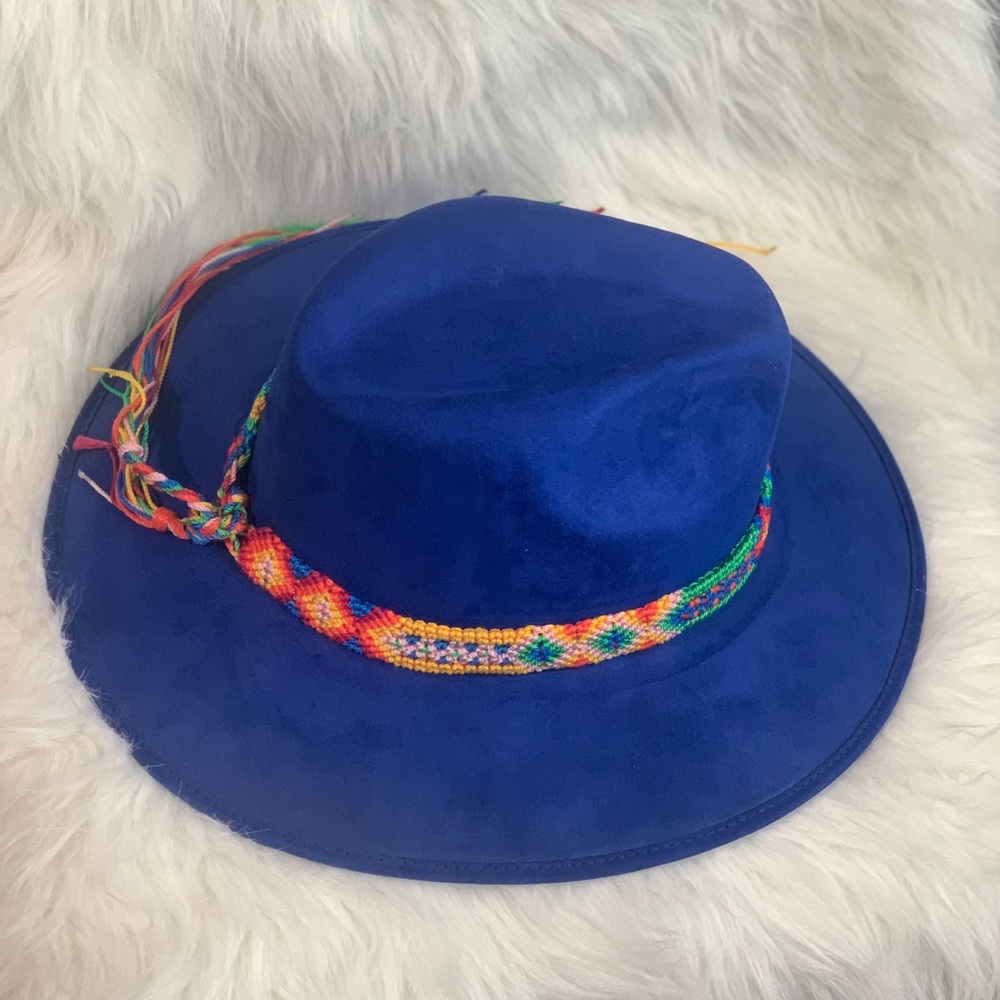 Woman hat - Picture 3 of 3
